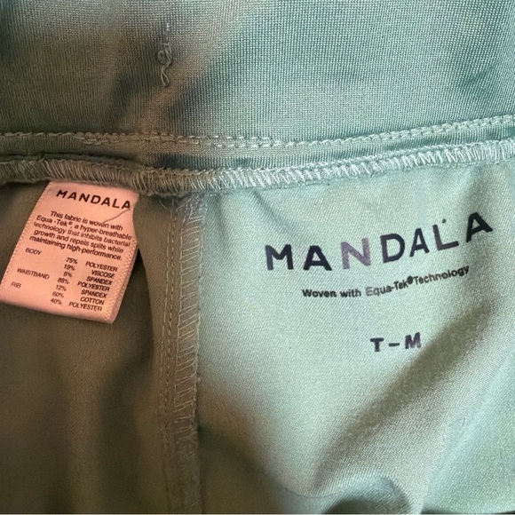 Mandala Women's Mint Green Scrub Set- M - Picture 11 of 13